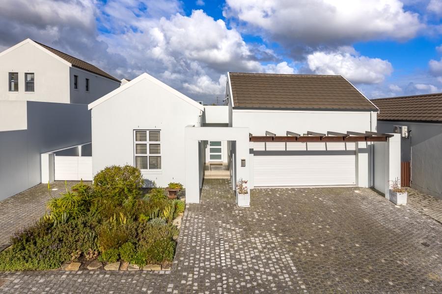 3 Bedroom Property for Sale in Jakarandas Western Cape